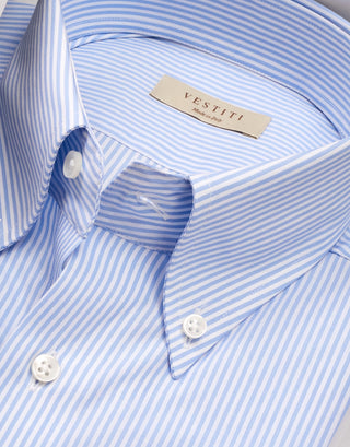 Soft button-down collar roll detail on the VESTITI Bardi blue stripe poplin shirt