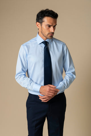 Colletto classico blu