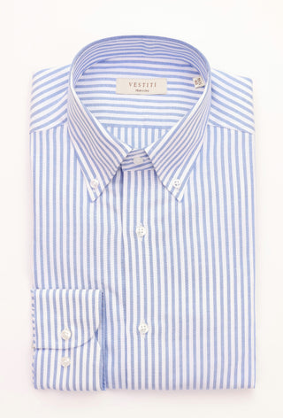 Colletto button down a righe blu